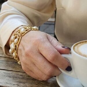 Avon Vintage MCM  Women's Gold and White Jewellery